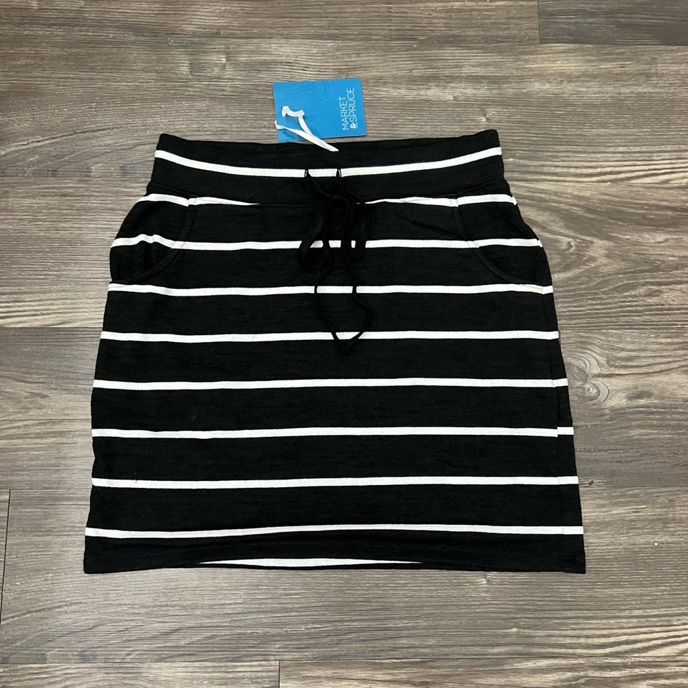 NWT B&W Striped Skirt form Market & Spruce - Picture 1 of 2
